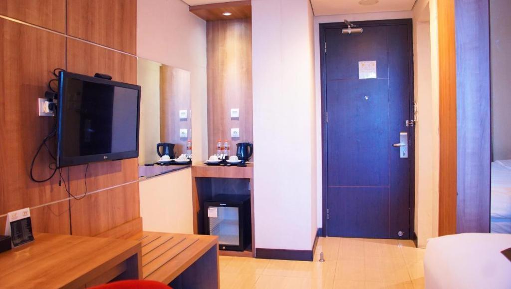 D'primahotel Mega Kuningan 3*