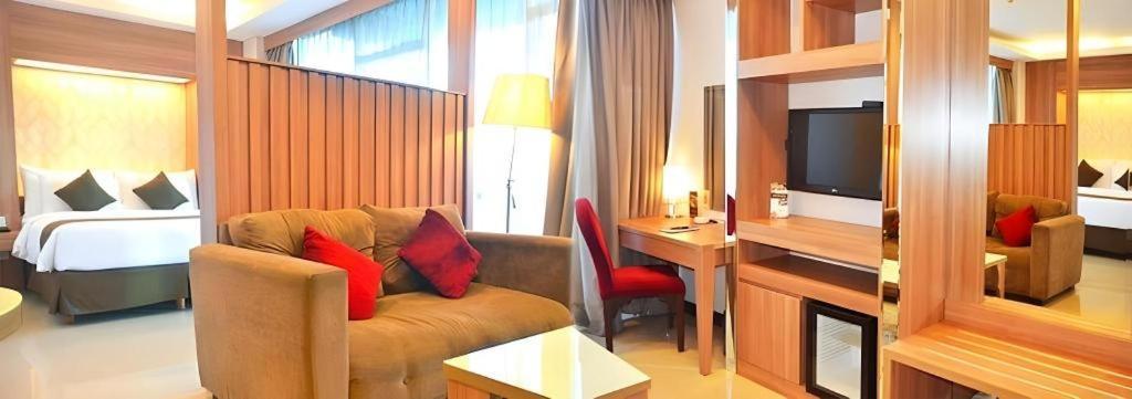 D'primahotel Mega Kuningan Hotel