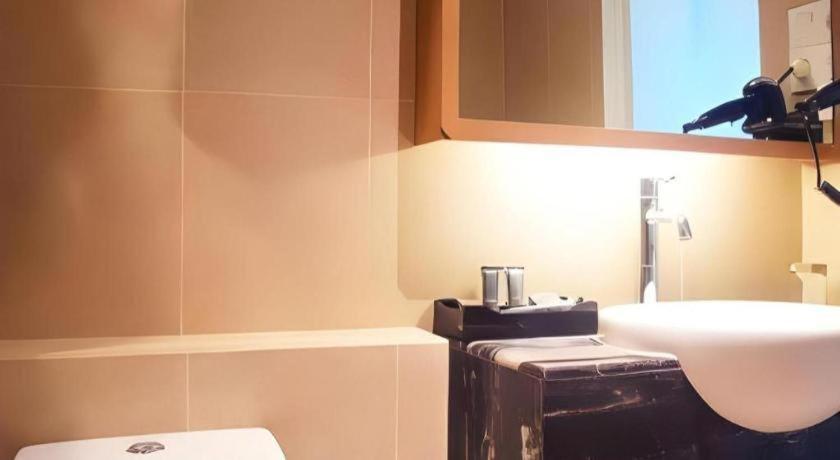 D'primahotel Mega Kuningan Hotel