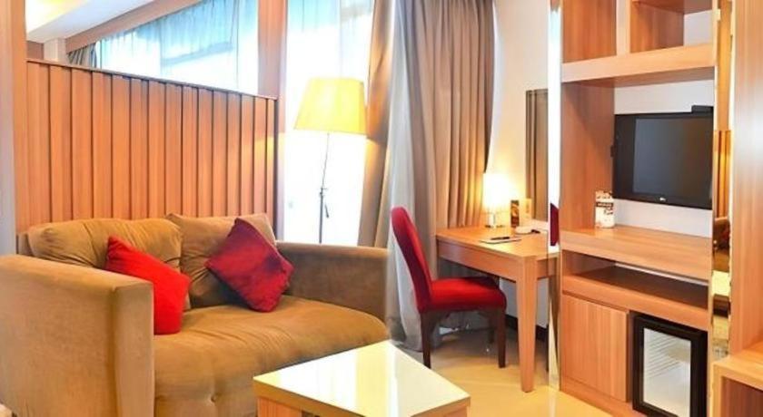D'primahotel Mega Kuningan 3*